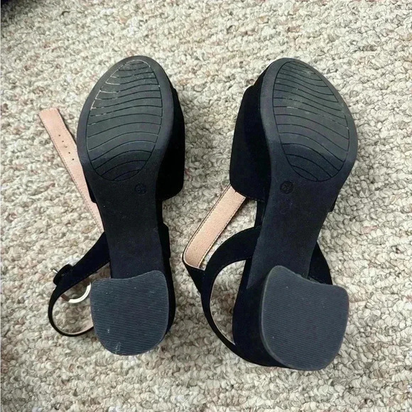 high heels - Picture 3 of 3